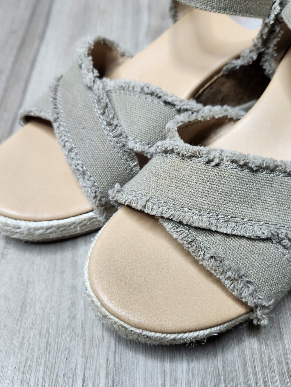 DV Dolce Vita Olive Green Boho Espadrille Wedge Sandals Women's 8 - Picture 4 of 9